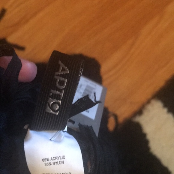 Black infiniti scarf - Picture 4 of 5